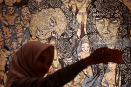 Pelukis Antonius Kho Pameran di Surabaya