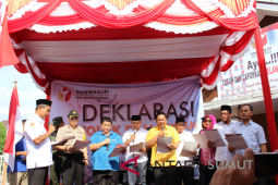 Paslon ikut deklarasi lawan politik uang