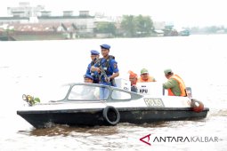 Mereka berjalan kaki dua hari demi amankan pilkada