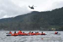 Penerbang Latihan 'Survival' di Telaga Sarangan