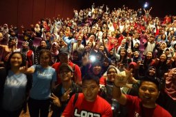 Telkomsel Hadirkan Pemeran Fim Dilan 1990 di Palu