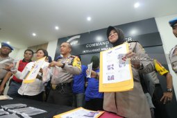 Polrestabes Surabaya Bongkar Sindikat Prostitusi asal Bandung (Video)