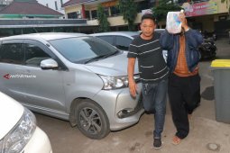 Polisi Tangkap Lurah Terlibat Pungli di Surabaya (Video)