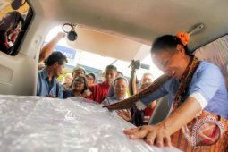 Jenazah Adelina Sau tiba di Kupang