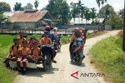 Hafiz di Aceh Utara butuh bus sekolah