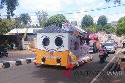 Mang Koro pimpin pawai kampanye damai