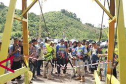 Bupati Kotabaru Serahkan Bantuan Bedah Rumah