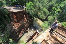 Jembatan putus