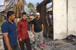Ketua DPRA kunjungi korban kebakaran