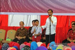 Anak Gunakan "HP" harus Diawasi Ortu
