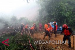 Korban longsor di Bandara Soeta meninggal dunia