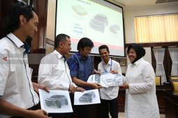 Wali Kota Surabaya Gunakan Mobil Dinas Listrik Buatan ITS