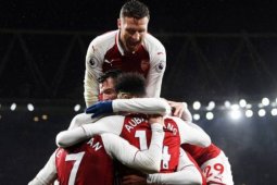 Arsenal tndukan Everton 5-1