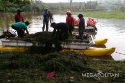 1.200 relawan bersihkan telaga Saat kawasan Puncak