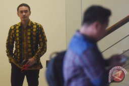 KPK mentetapkan Zumi Zola tersangka