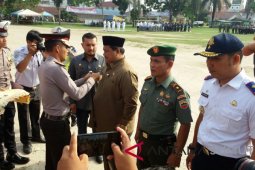 Bupati Labura disematkan pin pelopor berlalulintas