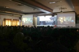Ratusan Mahasiswa Saksikan "Laut Bercerita" di Unair