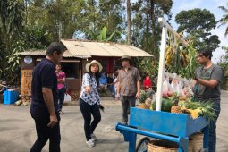 Luncurkan Film "Second Chance", Livi Zheng Libatkan Warga Lokal