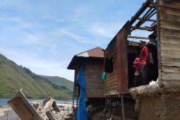 Bupati Samosir tinjau daerah terdampak banjir