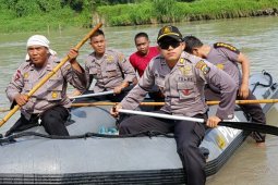 Anak hanyut belum ditemukan