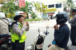 Banyak Pengendara Tidak "Klik" Tali Helm