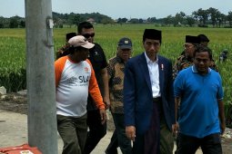 Ke Cirebon, Jokowi Kembali Kunjungi Ponpes dan Serahkan Bansos (Video)