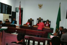 Terdakwa mengaku serba salah layani permintaan dana