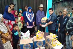 Isnandar kunjungi sekaligus membantu korban kebakaran