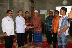 Masjid Baiturrahmi Tapsel dapat bantuan