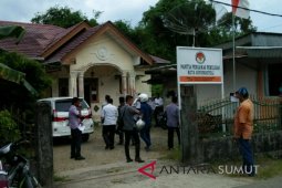 Relawan biru tolak penetapan JR. Saragih sebagai tersangka