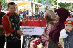 400 KPM Di Angkinang Terima Dana PKH