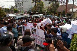 Demo mahasiswa nyaris ricuh
