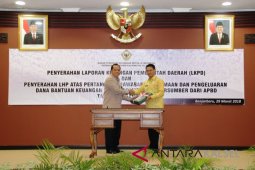 Wabup  Batola  Serahkan LHP ke BPK-RI