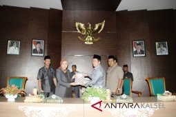 Bupati Batola Sampaikan LKPj APBD ke DPRD