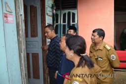 Bupati kunjungi kediaman orangtua Ridwan Naibaho