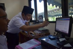 Mudahkan Layanan Kependudukan, Trenggalek Buka "SMS Gateway"