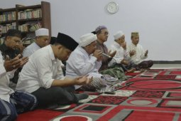 Kiai Situbondo Doakan Kemenangan Khofifah-Emil