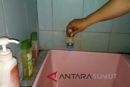 Satu bulan air tidak mengalir