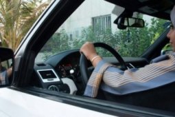 Ribuan Perempuan Saudi Turun Ke Jalan Rayakan Hari Perempuan Internasional