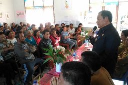 Bupati Samosir ke SDN Lumban Suhi-suhi Toruan