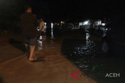 Diterjang bandang arus transportasi Singkil nyaris lumpuh
