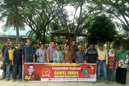 15 kelompok tani Singkawang terima bantuan alat