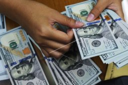 Kurs Dolar AS Bertahan