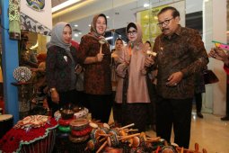 Pakde Karwo: Dekranasda Berkontribusi Tumbuhkan Ekonomi Jatim
