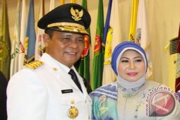 Gubernur Beri Hadiah Umrah Lulusan Terbaik IAI