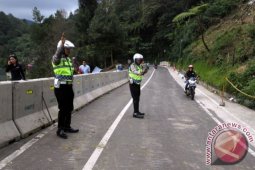 Jalur Puncak bisa dilalui secara bergantian