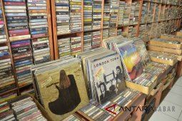 Peminat kaset dan CD tak pernah mati
