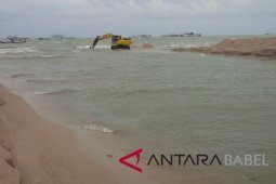 Muara tertutup pasir, nelayan Bangka terancam gagal melaut