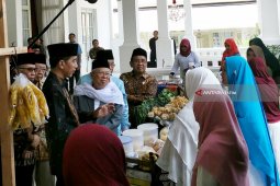 Pengurus-Nasabah Bank Wakaf Mikro Silaturahim dengan Jokowi (Video)
