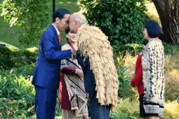 Jokowi "Hongi" saat Penyambutan di Selandia Baru (Video)